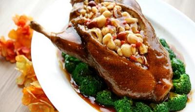 Vịt hầm củ sen